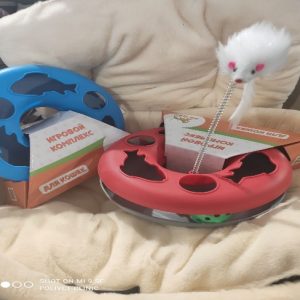 Игрушка для кошек "Загадочный круг - Рыбки", мышь на пружине и шарик, 23 х 7 см, голубая/серая