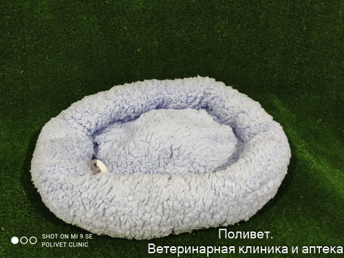 Лежанка для собак и кошек «Уют», мягкий мех, 45 х 35 х 11 см, голубая   9595883