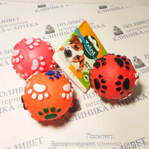 Triol игрушка д/собак из винила Мяч с лапками 60мм